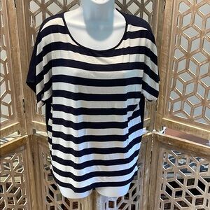Chico's size 0 (fits like a Medium) Striped Navy Blue and White Women's Top